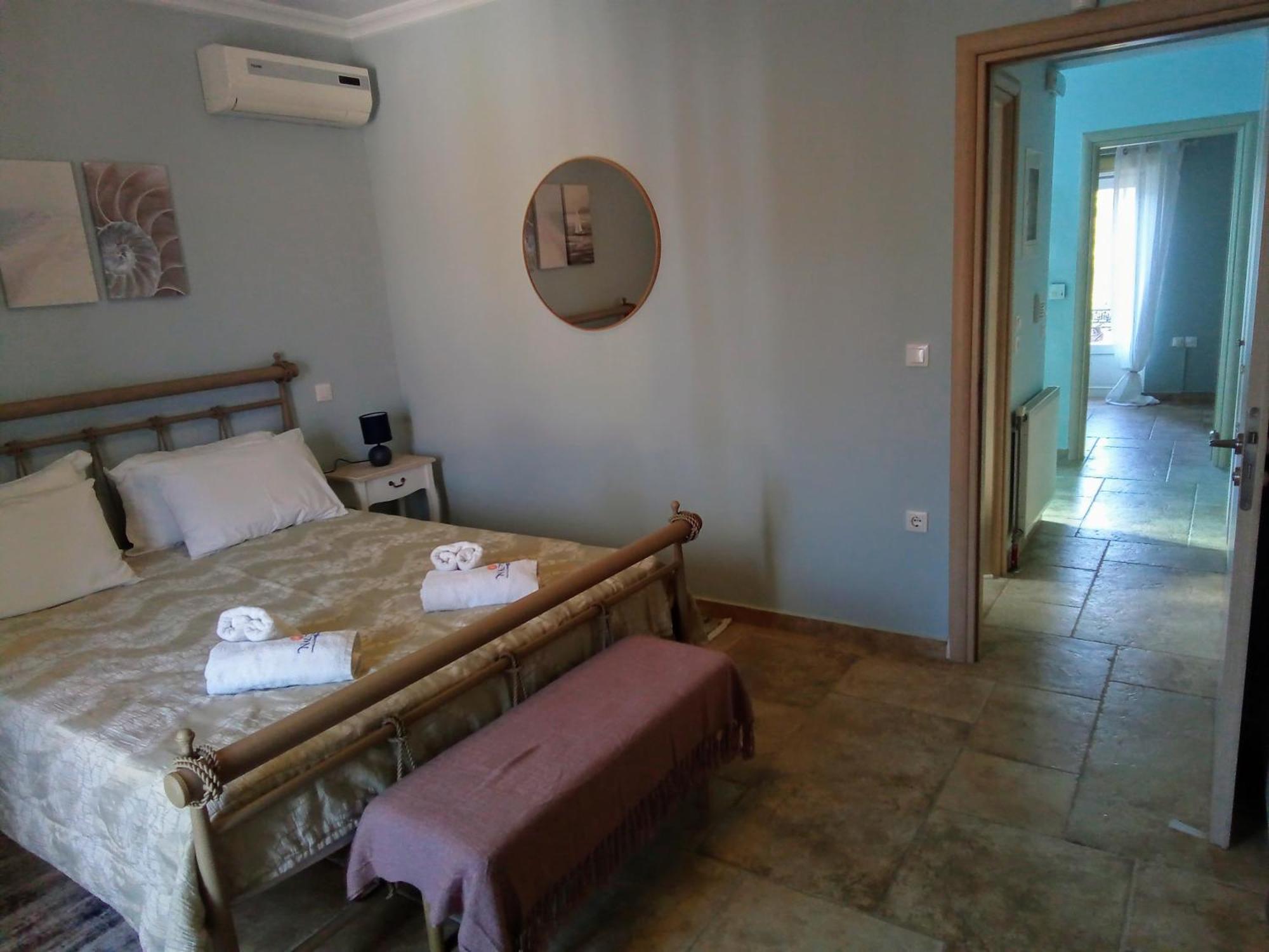 Nautilus Luxury Suites Galaxidi Room photo